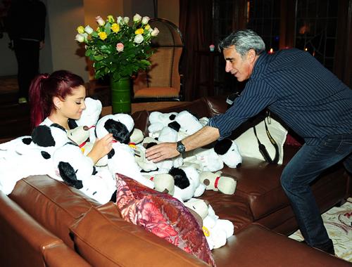 Ariana Grande Valentine Twitter party in Los Angeles 08-02-2012 
