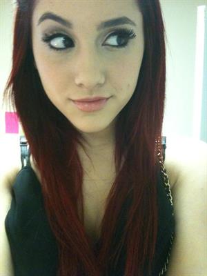 Ariana Grande Twitter and MySpace pics 