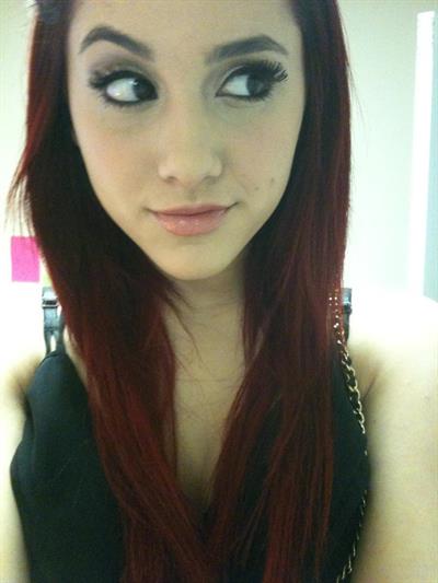 Ariana Grande Twitter and MySpace pics 