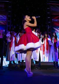 Ariana Grande Citadel Outlet’s 11th annual Tree Lighting Ceremony and Concert in LA 11/10/12 