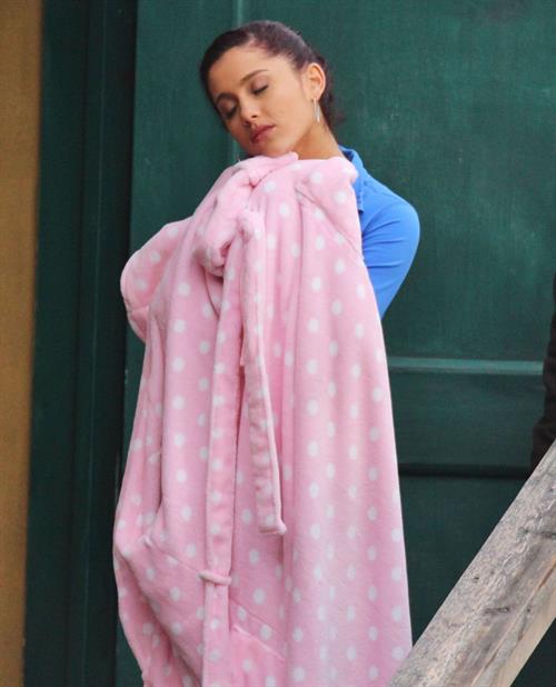Ariana Grande In Tights On Set of 'Swindle' in Vancouver (10/11/12) 