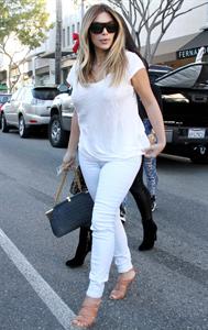 Kim Kardashian Out and about in Beverly Hills (November 14, 2013) 