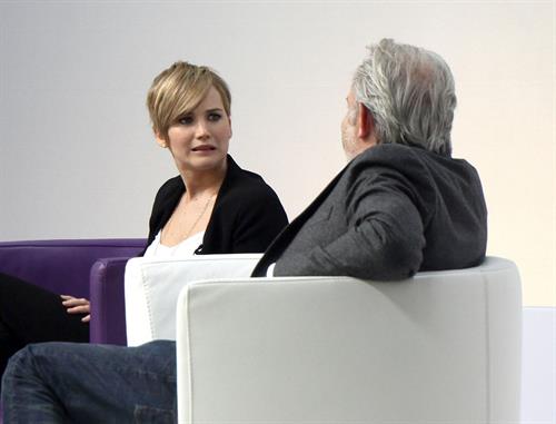 Jennifer Lawrence Q&A at the Yahoo Headquarters - Los Angeles - November 6, 2013 