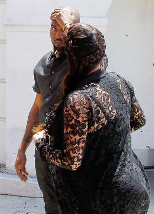 Kim Kardashian Goes house hunting with Kanye West in Bel Air (May 10, 2013) 