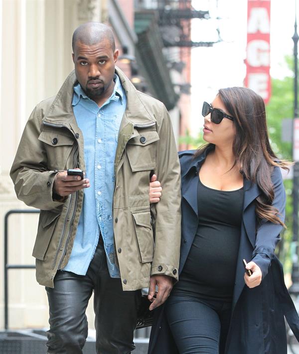 Kim Kardashian Takes an early morning stroll with Kanye West in SoHo (May 6, 2013) 