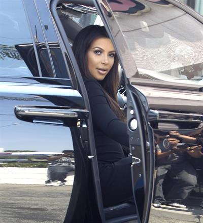 Kim Kardashian - Spotted inside a Rolls Royce in Los Angeles (31.05.2013) 