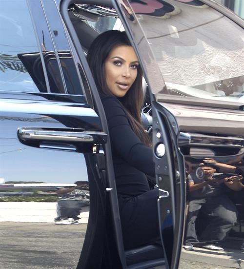 Kim Kardashian - Spotted inside a Rolls Royce in Los Angeles (31.05.2013) 