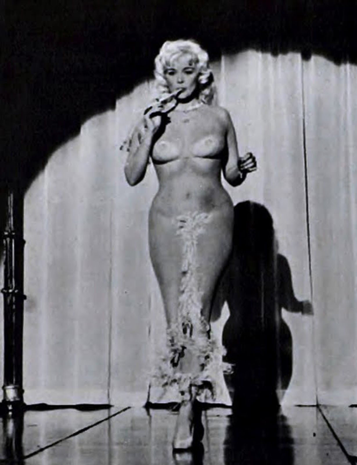 Jayne Mansfield Nude Pictures. 