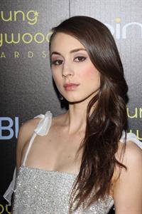 Troian Bellisario