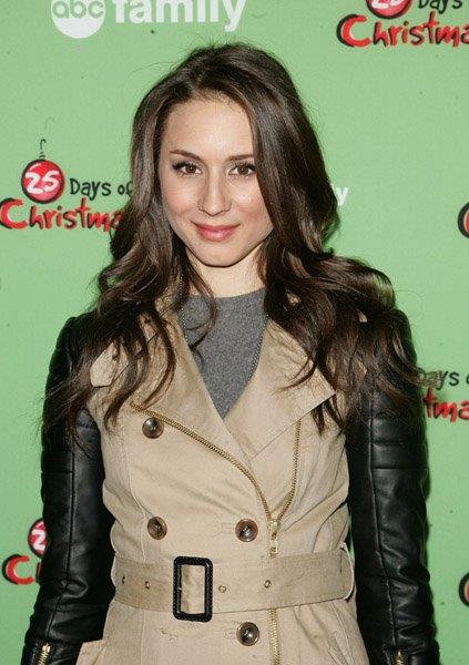 Troian Bellisario