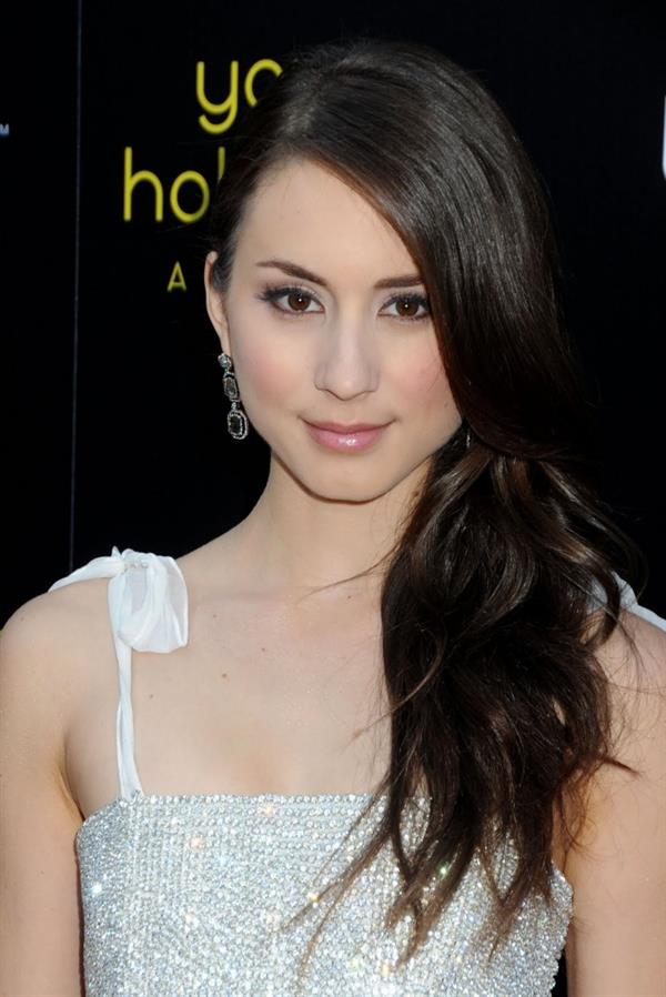 Troian Bellisario