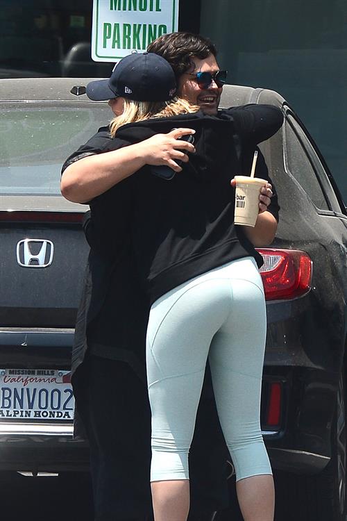 Chloë Grace Moretz - ass