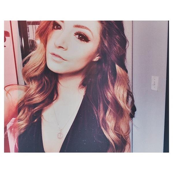 Chrissy Costanza