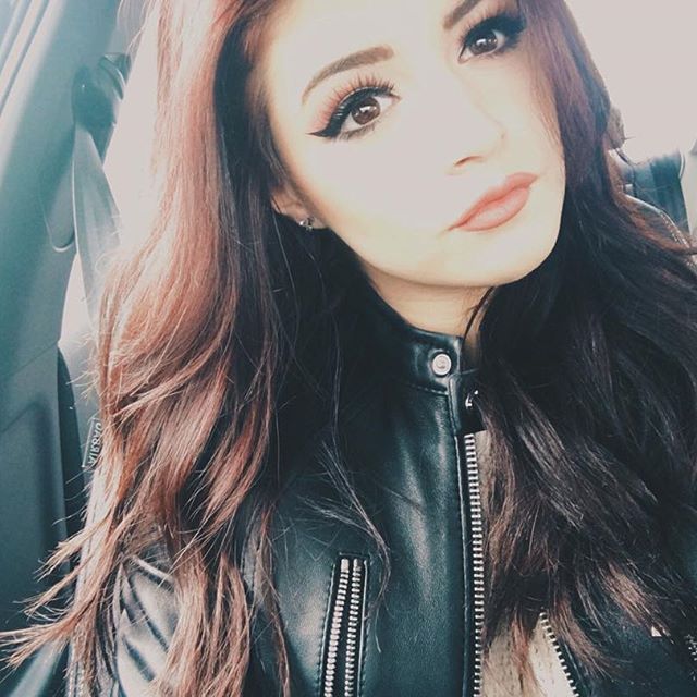 Chrissy Costanza
