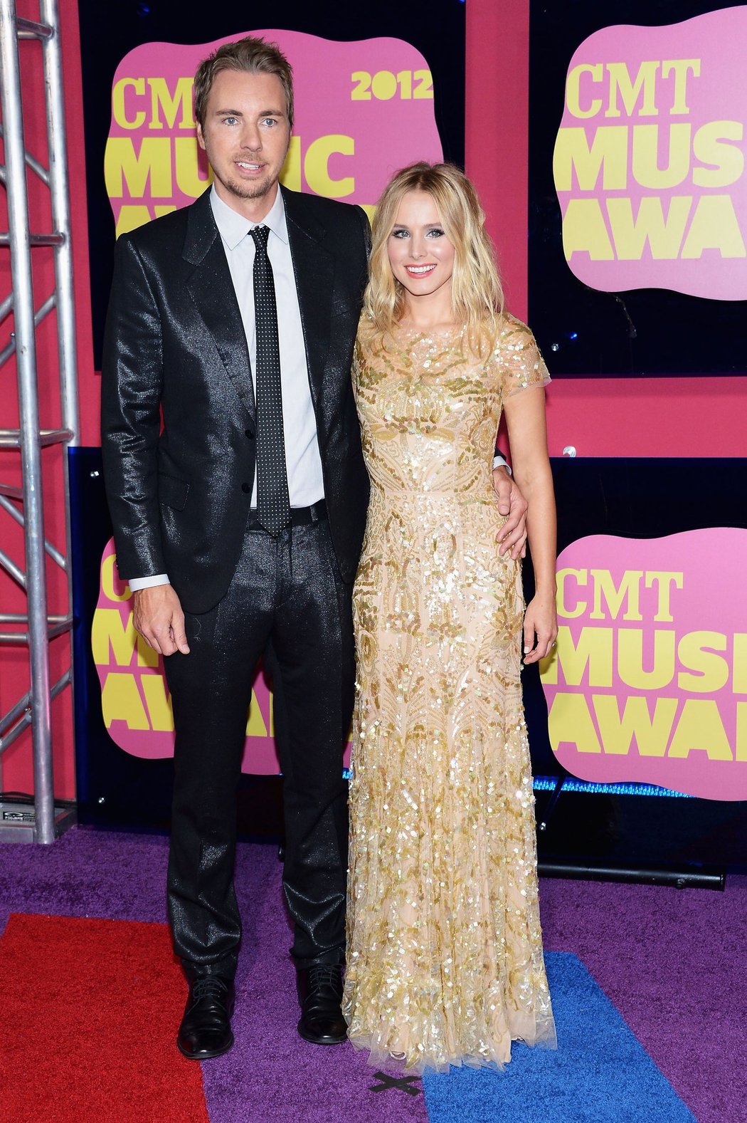 Kristen Bell - 2012 CMT Music Awards in Nashville (June 6, 2012) 