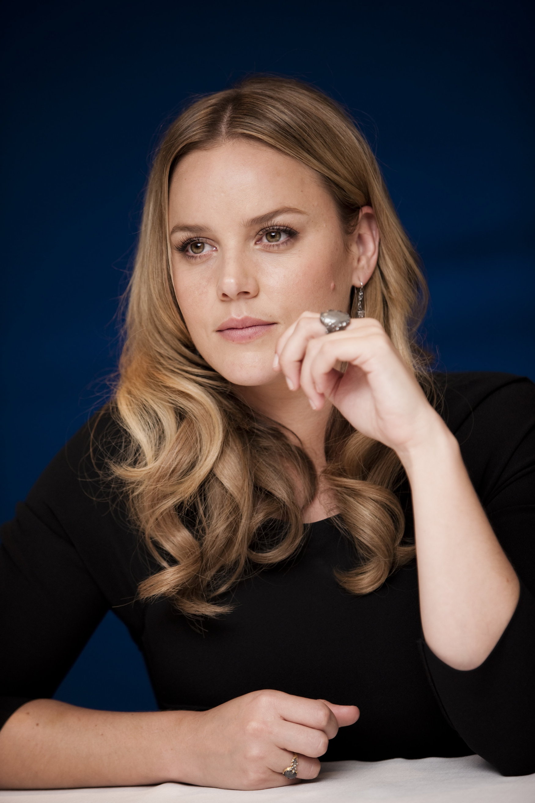 Next photo of Abbie Cornish