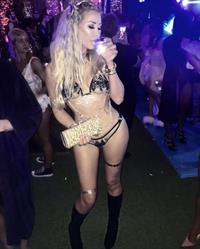 Kennedy Summers in a bikini