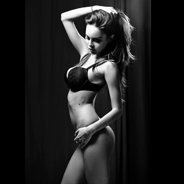 Susanna Canzian in lingerie