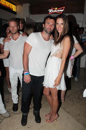 Alessandra Ambrosio - Cafe La Mosique, Brasil 1/1/13  