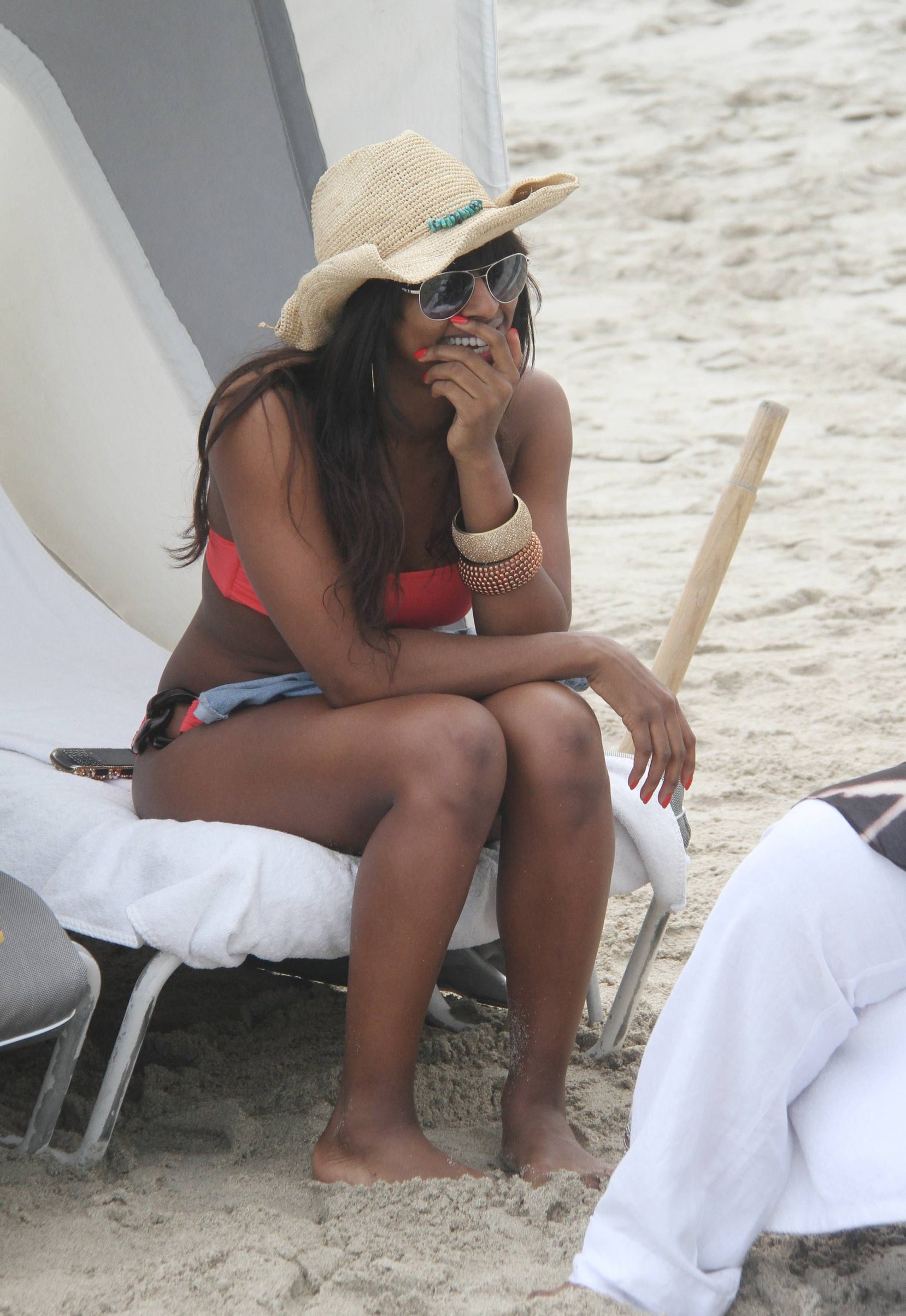 Alexandra Burke Bikini Pictures Alexandra Burke bikinis Miami on March 6, 2011