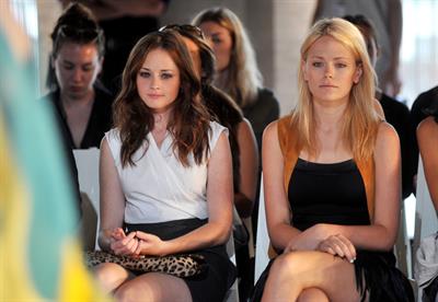 Elles Next Show Sept 9, 2010