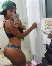 Alejandra Gil taking a selfie