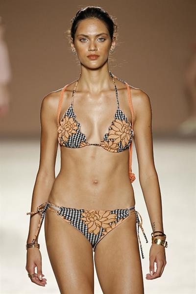 Dalianah Arekion in a bikini