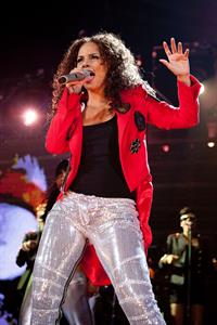 Alicia Keys performs live on stage at the Allstate Arena in Rosemont on March 3, 2010 