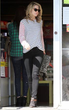 Ali Larter at the dog groomers in Los Angeles 10/22/13  