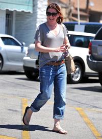 Alyson Hannigan candids leaving the Brentwood Country Mart on April 28, 2011 