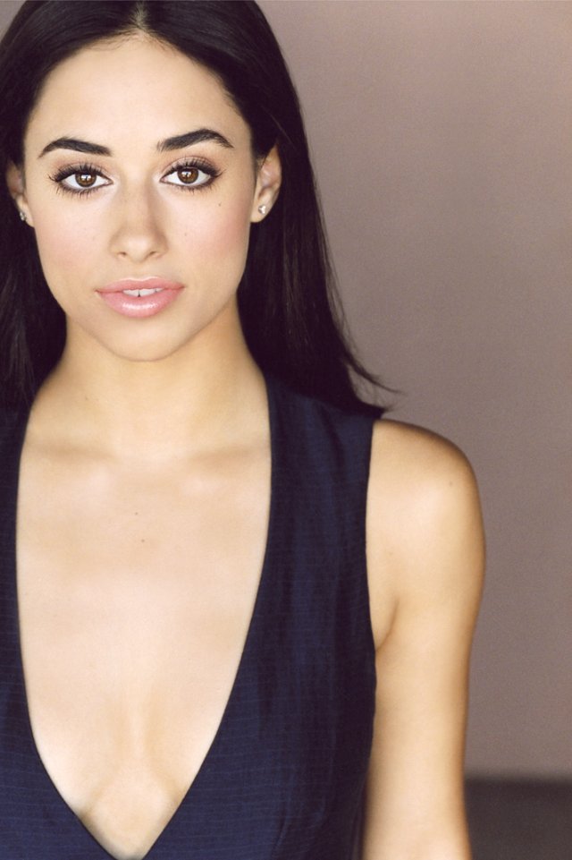 Jeanine Mason Pictures.