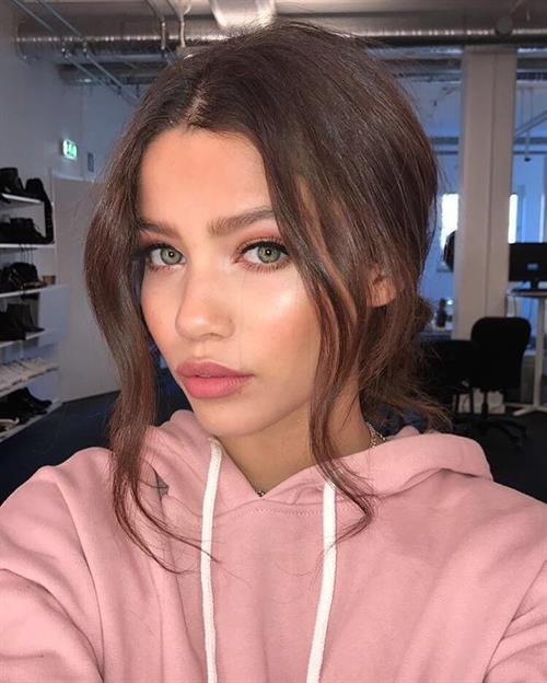 Audreyana Michelle taking a selfie