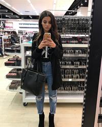 Audreyana Michelle taking a selfie