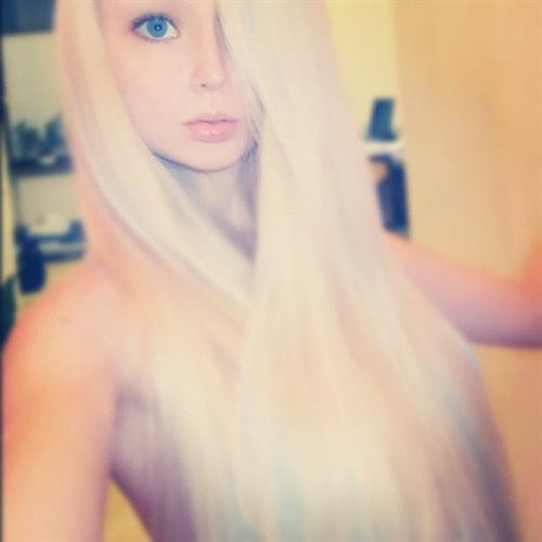 Valeria Lukyanova taking a selfie