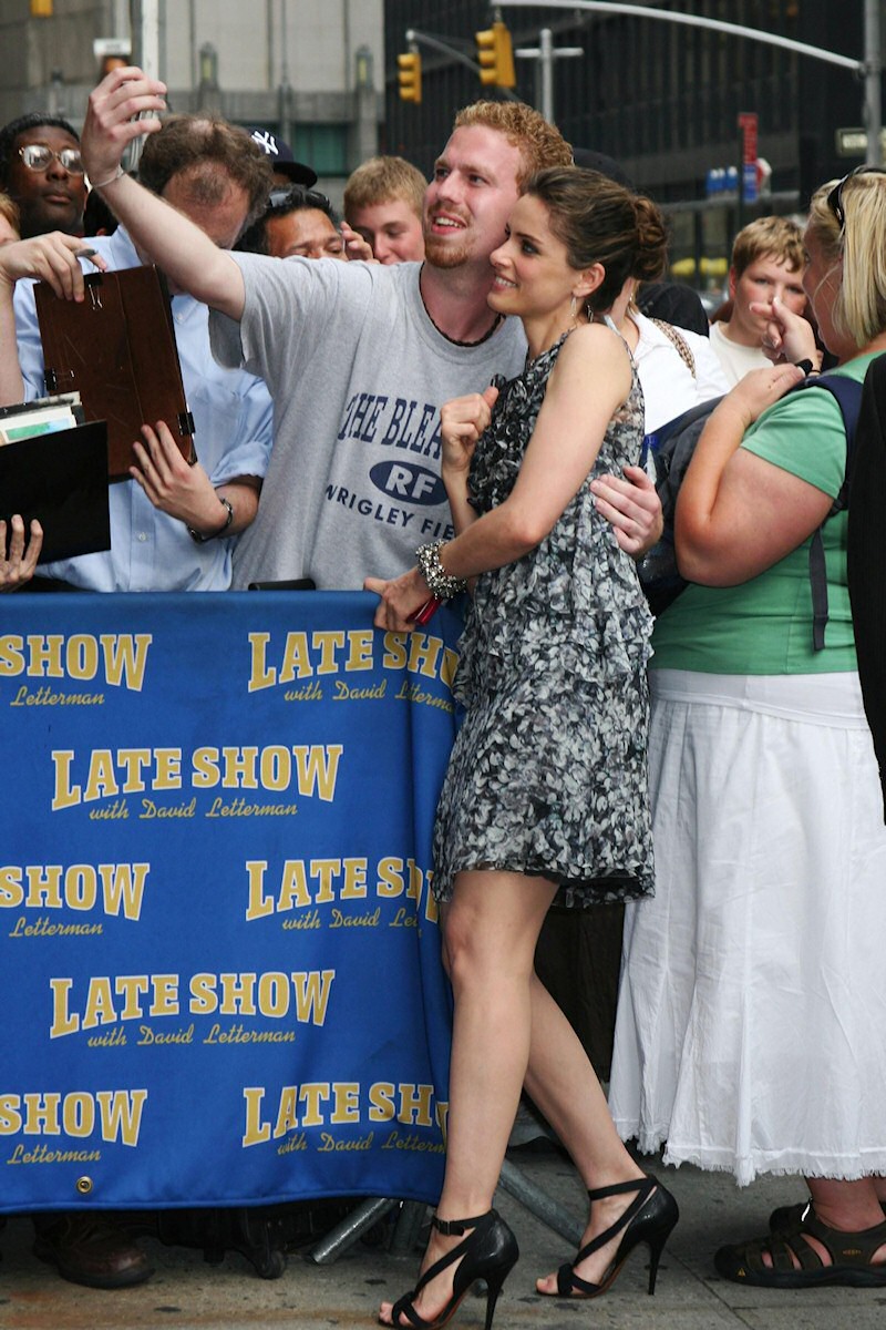Amanda Peet arrives at The Late Show with David Letterman at the Ed Sullivan Theatre in New York City 