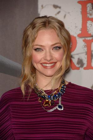 Amanda Seyfried Los Angeles premiere of Red Riding Hood at Graumans Chinese Theatre on March 7, 2011