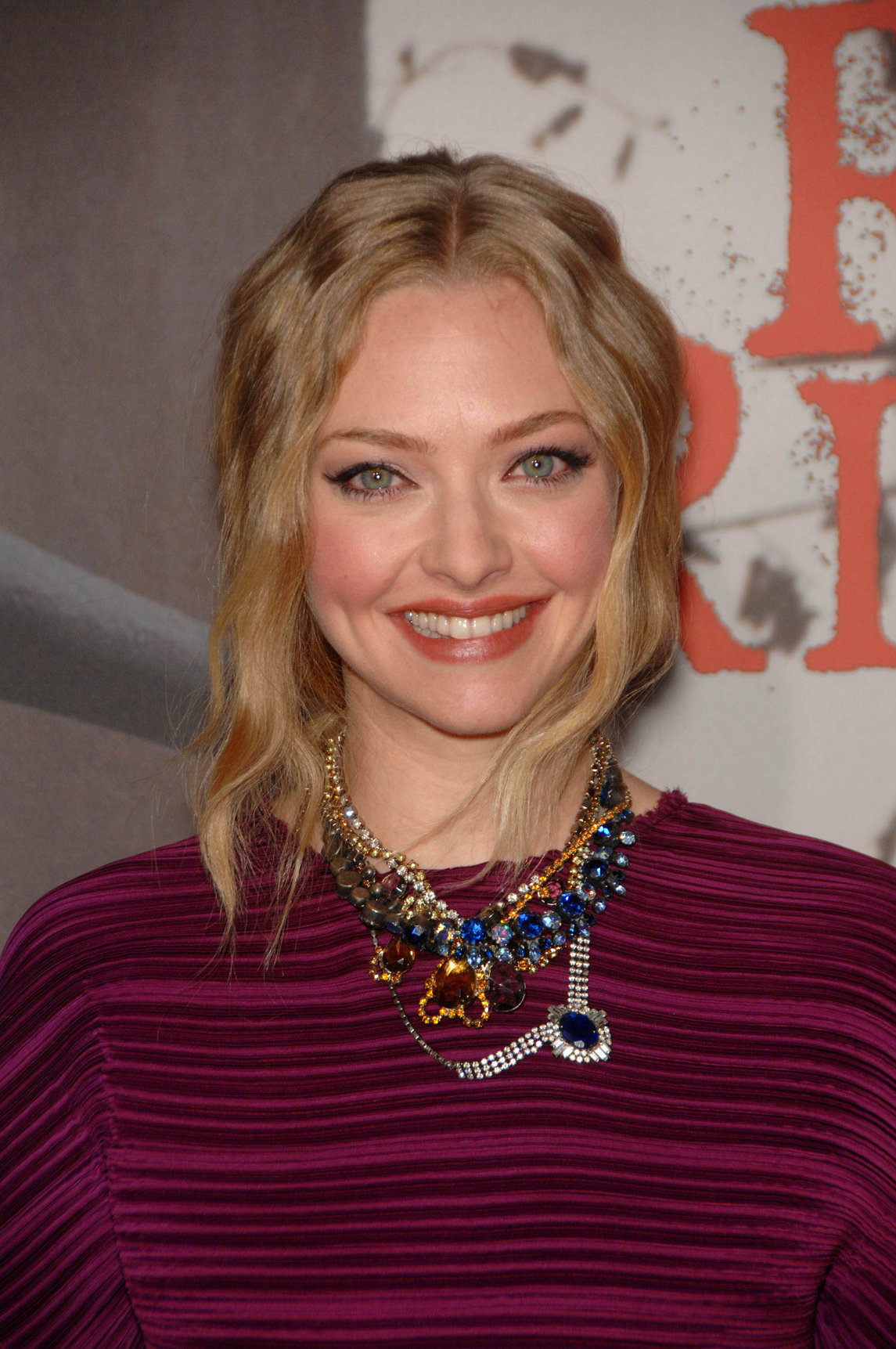 Amanda Seyfried Los Angeles premiere of Red Riding Hood at Graumans Chinese Theatre on March 7, 2011