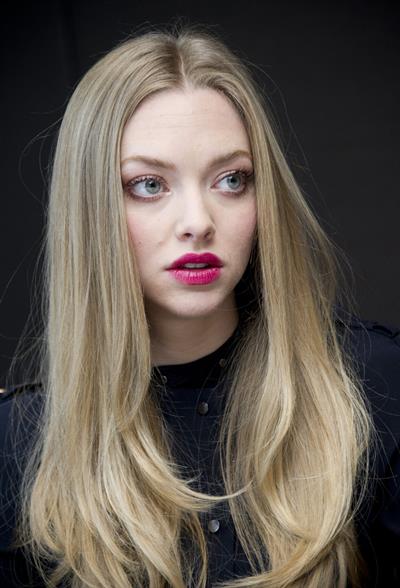 Amanda Seyfried  Les Miserables  Photocall 12/2/12  