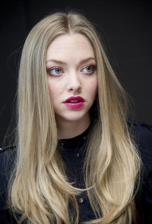 Amanda Seyfried  Les Miserables  Photocall 12/2/12  
