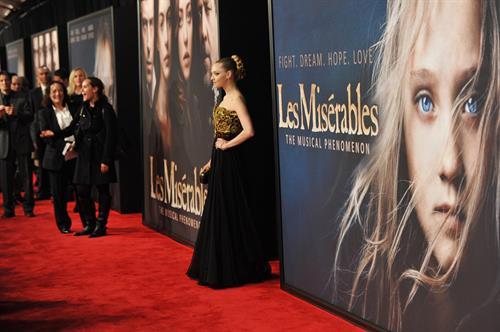 Amanda Seyfried 'Les Miserables' premiere in New York 12/10/12 