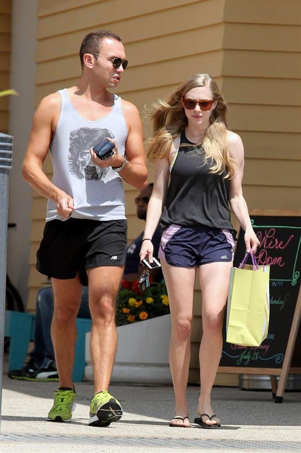 Amanda Seyfried Shopping In Los Angeles June 5, 2012