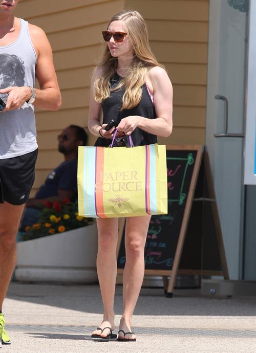 Amanda Seyfried Shopping In Los Angeles June 5, 2012
