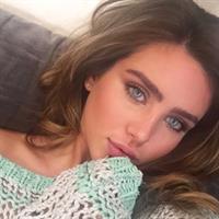 Ryan Newman taking a selfie