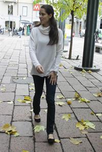 Ana Ivanovic Enjoys a stroll in Milan November 30, 2012  