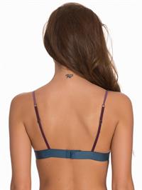 Xenia Deli in lingerie