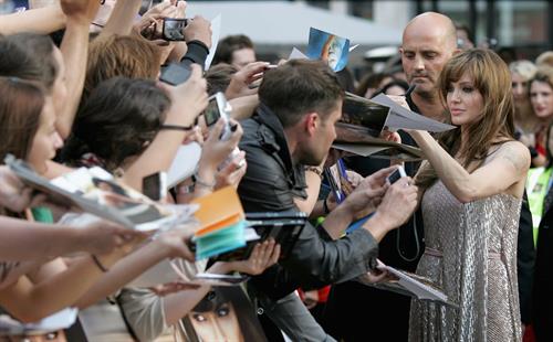Angelina Jolie Pictures Angelina Jolie Salt Premiere in London on August 16, 2010