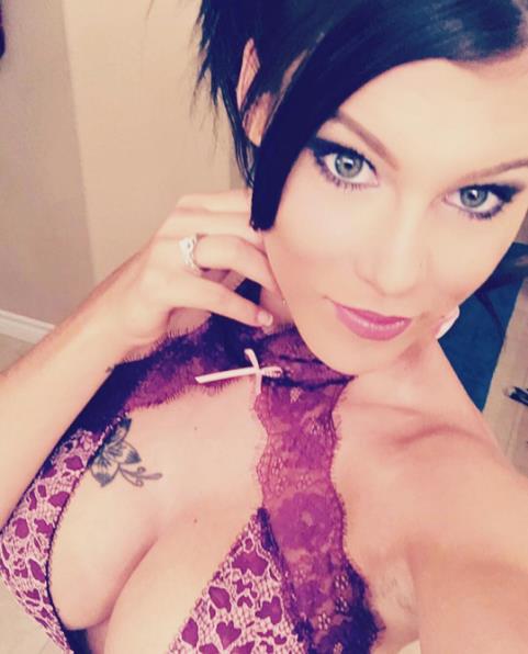 Peta Jensen taking a selfie