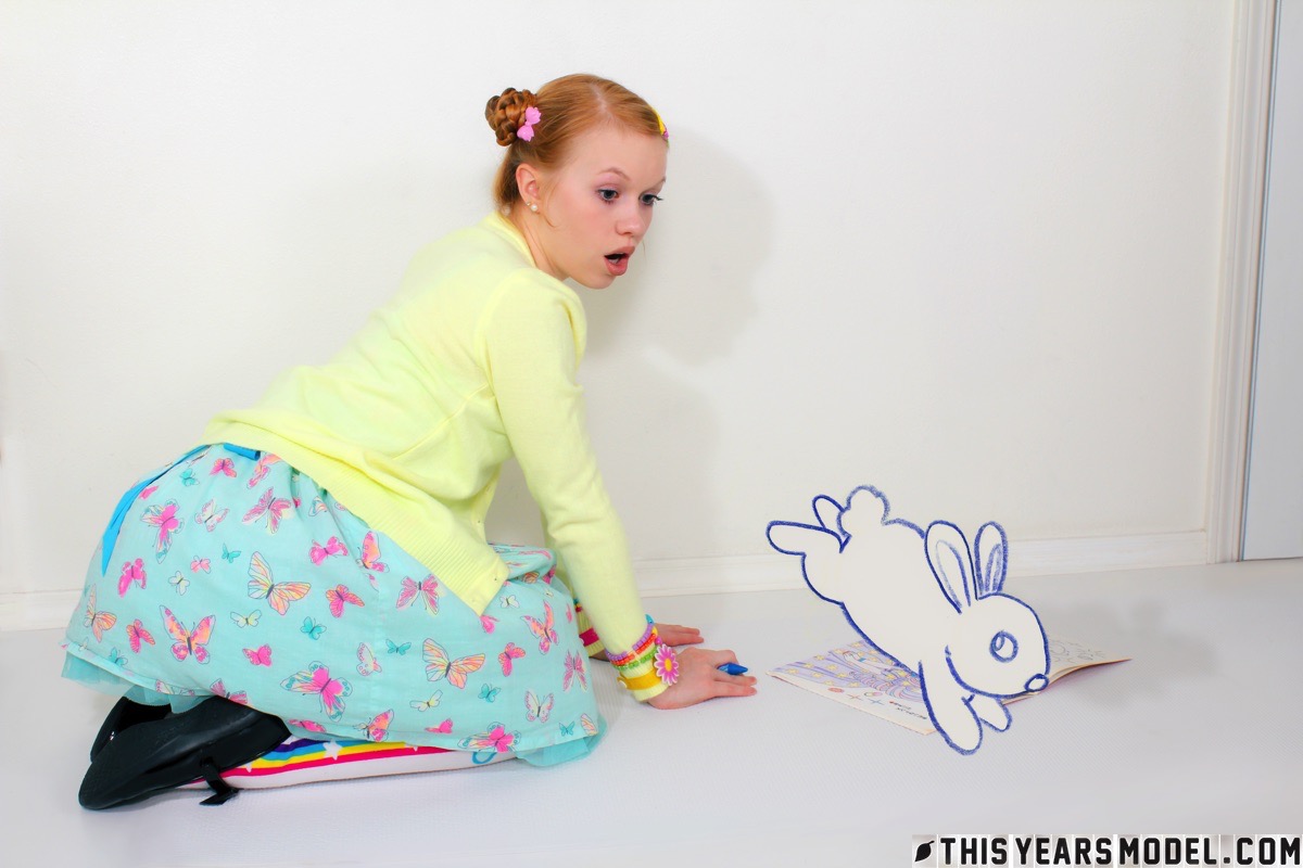 Dolly Little Pictures Dolly And Her Magic Crayon