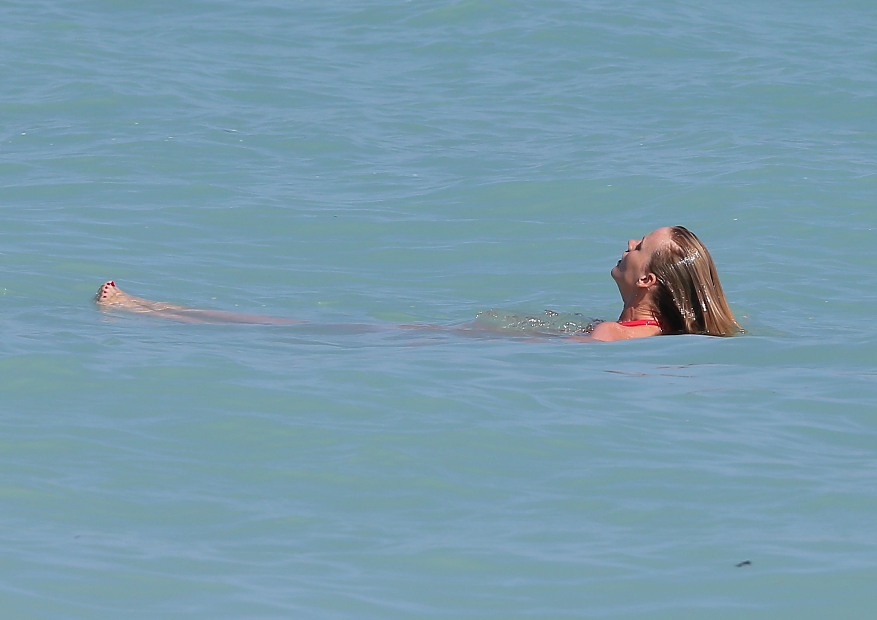 Anne Vyalitsyna bikini candids in Miami 11/22/12 