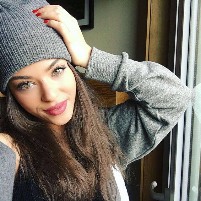 Sandra Fennou taking a selfie